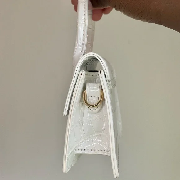 Purses - Picture 2 of 4